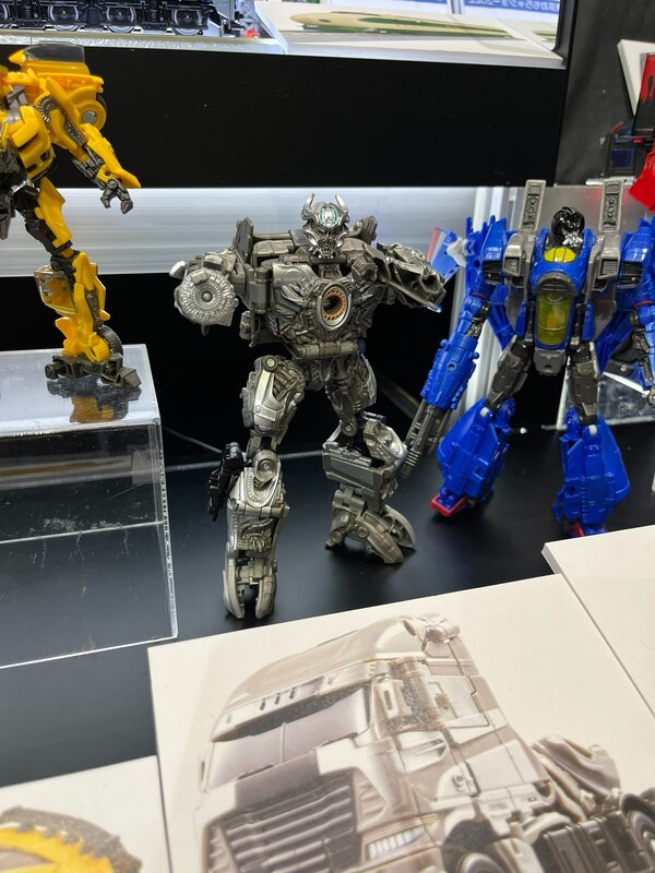 Tokyo Toy Show Takara Tomy Transformers   Masterpiece, Legacy, Studio Series Display Image  (22 of 27)